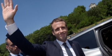 Macron wins strong parliamentary majority; Le Pen wins seat