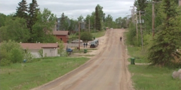 ‘It was very emotional’: Relative says 2 siblings set on fire in La Ronge, Sask.