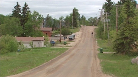 ‘It was very emotional’: Relative says 2 siblings set on fire in La Ronge, Sask.