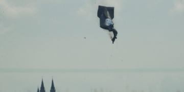 Blimp flying over U.S. Open explodes, crashes