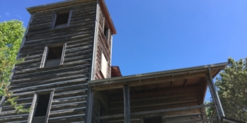 See the 100-year-old wooden ‘castle’ hidden in Ontario wilderness