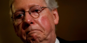 McCain, Republican hold-outs deal stiff blow to U.S. Senate’s bid to repeal Obamacare