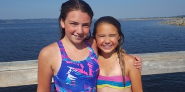 11-year-old girls rescue 2 struggling swimmers in Surrey