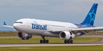 ‘You can’t do this to us’: Fuming passengers stuck on planes in Ottawa call 911