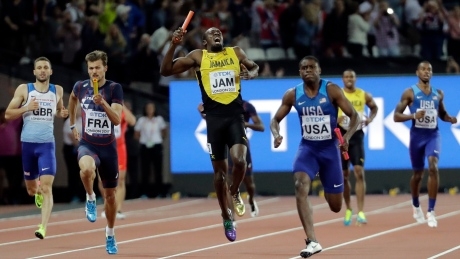 Usain Bolt pulls up injured in men’s 4x100m relay final