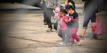 ‘I didn’t really want to come out’: Hundreds of First Nations forest fire evacuees arrive in Winnipeg