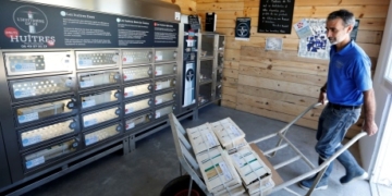 Oysters go on sale in French vending machines