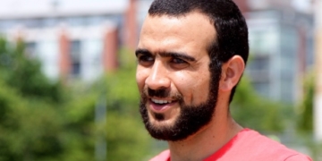 Omar Khadr back in court to seek right to unsupervised visits with sister