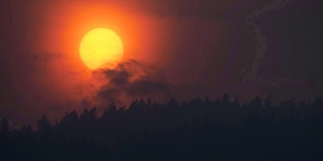 Hot, smoky weather in the forecast for B.C. this long weekend