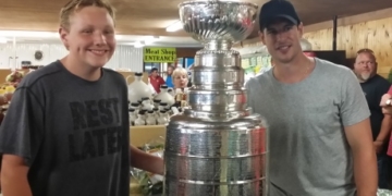 Sidney Crosby brings Stanley Cup in surprise visits around N.S.