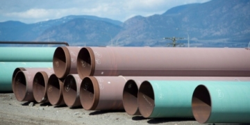 Federal court grants B.C. intervener status in Trans Mountain challenge with harshly worded judgment