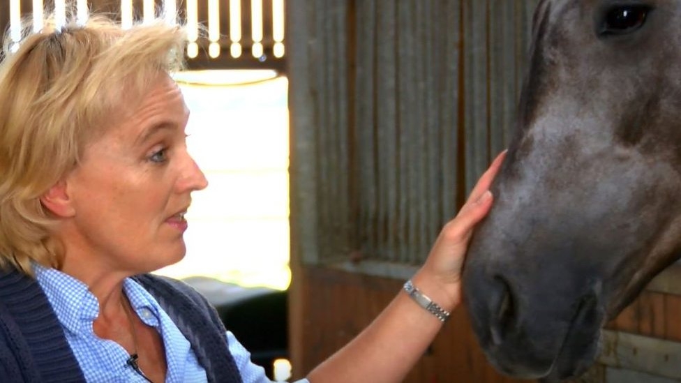 The trainer who sings opera to race horses