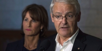 Federal government expanding would-be asylum seekers outreach beyond Haitian community