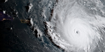 Hurricane Irma closes in on Caribbean bearing nearly 300 km/h winds