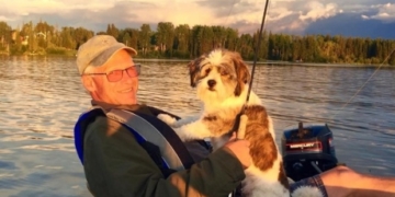 Man charged $500 fee by internet provider after losing home to B.C. wildfire