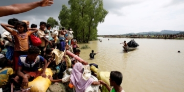 Number of Rohingya refugees swells to 270,000