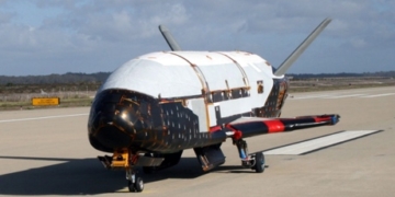 SpaceX launches U.S. military space plane on secret mission