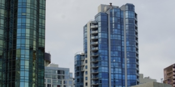 Mayor’s motion on condo presales passes but may not impact Vancouver’s affordability