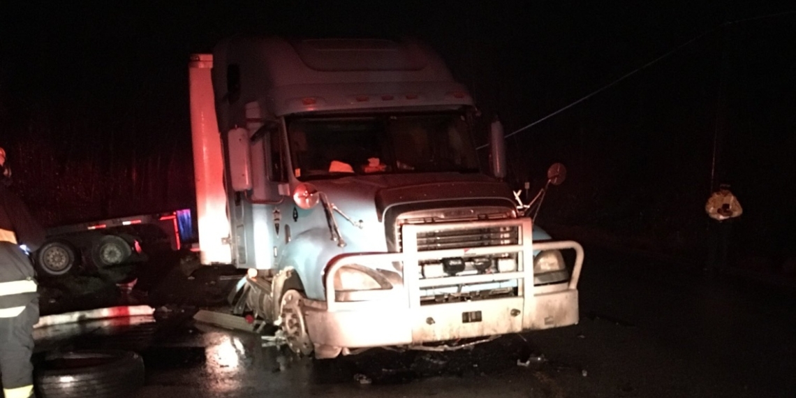 Highway 7 shut down east of Agassiz, B.C. after collision