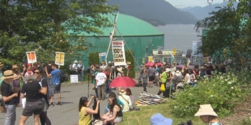 'It's a joke': Burnaby residents scoff at Kinder Morgan first-aid kits