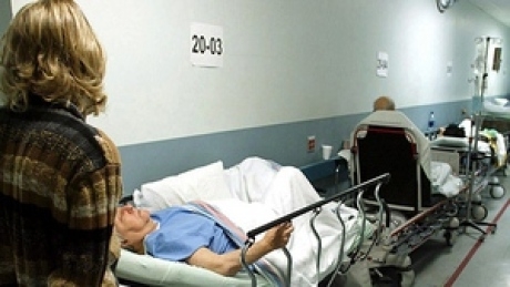 Patients needing admission to hospital stuck in ER longer, report says