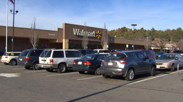 Family targeted while Black Friday shopping