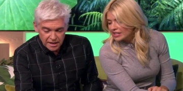 This Morning: Holly and Phil off air for 12 minutes