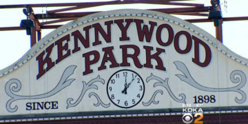 Man contracts eye-eating parasite, sues park