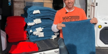 Man raises money for sleeping mats for dogs