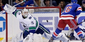 Vesey lifts Rangers over Canucks in SO