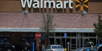 8-year-old wakes up family during fire loss