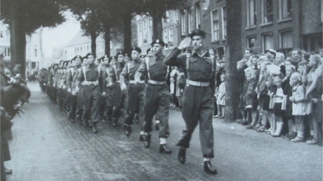 West Van woman solves mystery of father’s WW II photo