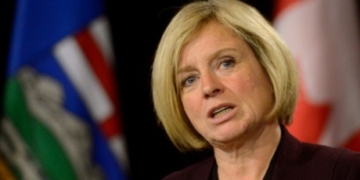 Rachel Notley urges political foes, allies to support Alberta pipeline projects