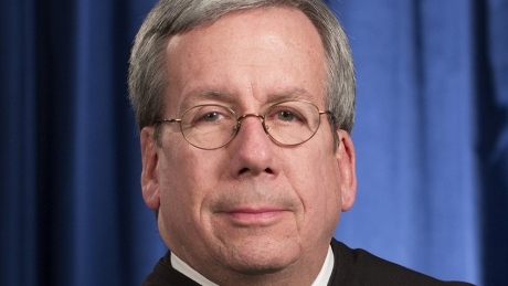 U.S. governor hopeful continues to defend Al Franken after Facebook post draws criticism