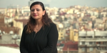 Syrian feminists fight for say in postwar peace talks