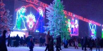Sing-alongs, Santa parades and hundreds of thousands of lights set to dazzle this weekend in Calgary