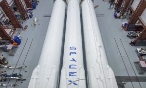 SpaceX unveils new Falcon Heavy rocket ahead of January launch
