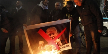 Trump's Jerusalem calls spark warnings from Arab leaders