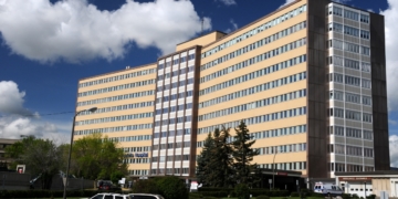 Man who escaped Foothills hospital wearing light clothes, slippers located