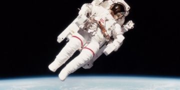 Bruce McCandless, who made first untethered space flight, dies at 80