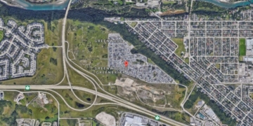 Fire engulfs mobile home in Calgary's northwest