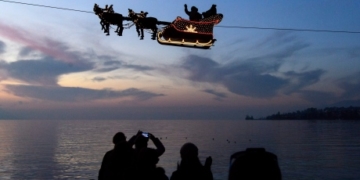 NORAD tracks Santa Claus on Christmas Eve