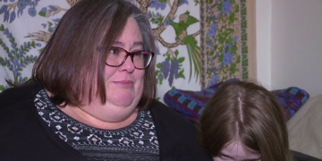 Mom finds 8-year-old daughter with autism wandering streets