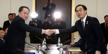 2 Koreas to form 1st joint Olympic team, march together in opening ceremony