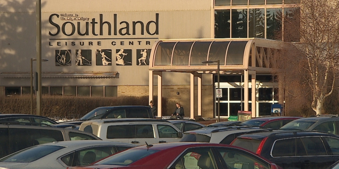 National naturist group weighs in on Calgary's naked swim cancellation