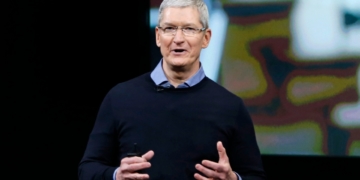 Apple CEO Tim Cook visits Canada for the first time