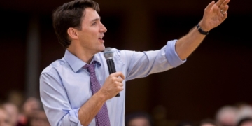 Trudeau continues cross-country town hall tour with stop in Quebec City