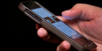 Could you receive a missile text alert on your phone? In B.C., not yet