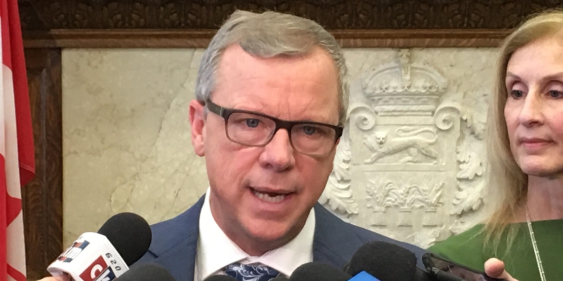 Saskatchewan blinks first, lifts ban on Alberta licence plates