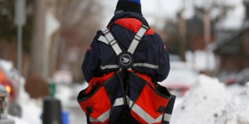 Canada Post to end community mailbox conversions as part of Liberal reforms